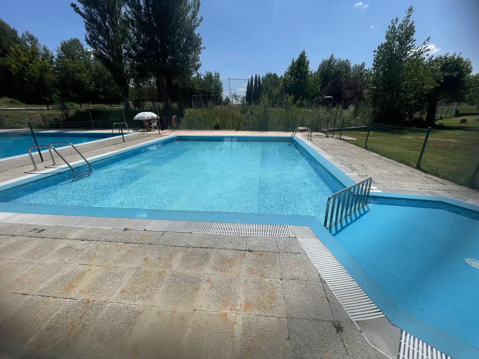 Apartamento Ribera Del Duero Reserva Tubilla del Lago Екстериор снимка