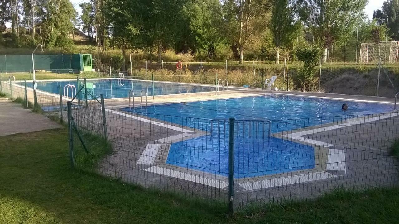 Apartamento Ribera Del Duero Reserva Tubilla del Lago Екстериор снимка