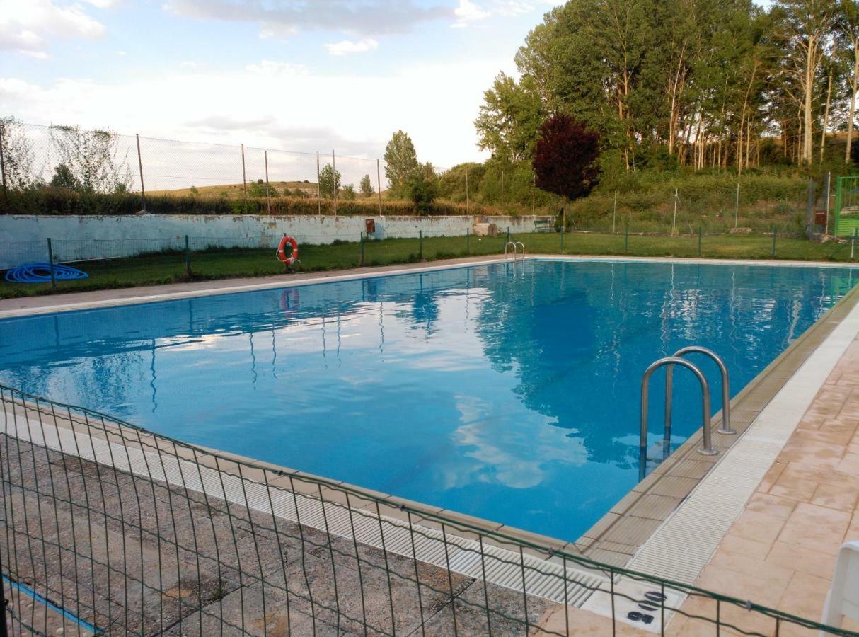 Apartamento Ribera Del Duero Reserva Tubilla del Lago Екстериор снимка